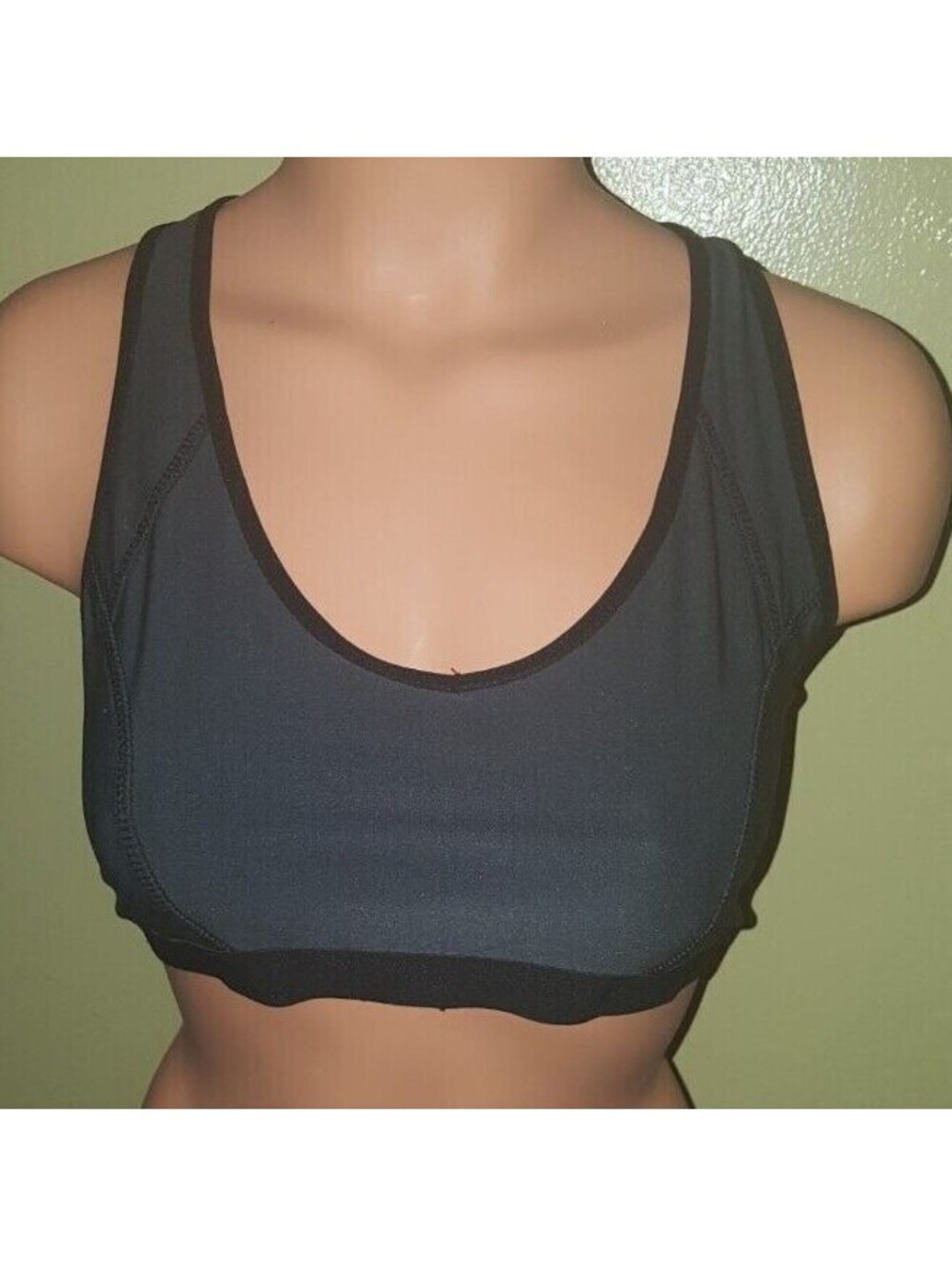 BALLY TOTAL FITNESS BLACK RACERBACK SPORTS BRA SIZE: LARGE